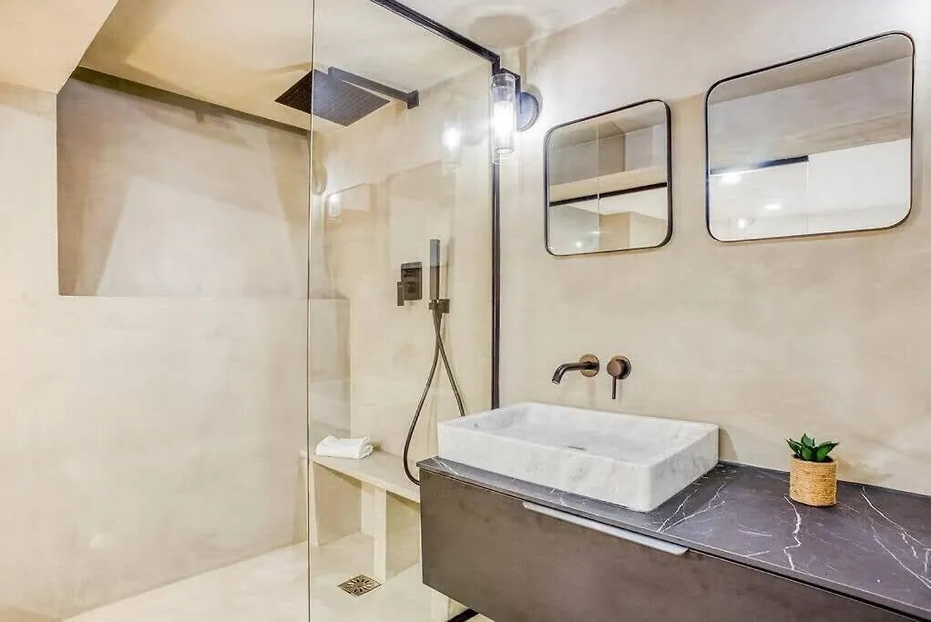 Bel Appartement Pour 6 Personnes Proche Champs Elysees Paris 0*,  França