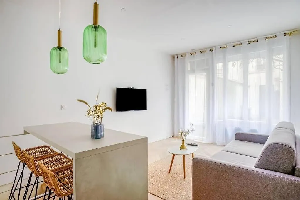 Bel Appartement Pour 6 Personnes Proche Champs Elysees Paris Apartment