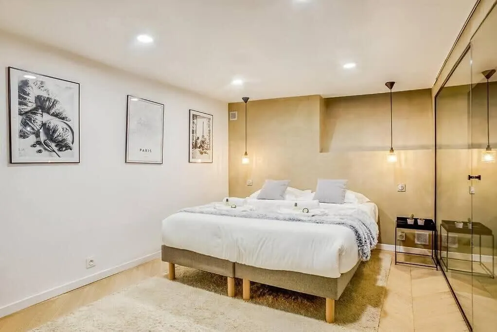 Bel Appartement Pour 6 Personnes Proche Champs Elysees Paris 0*,  France